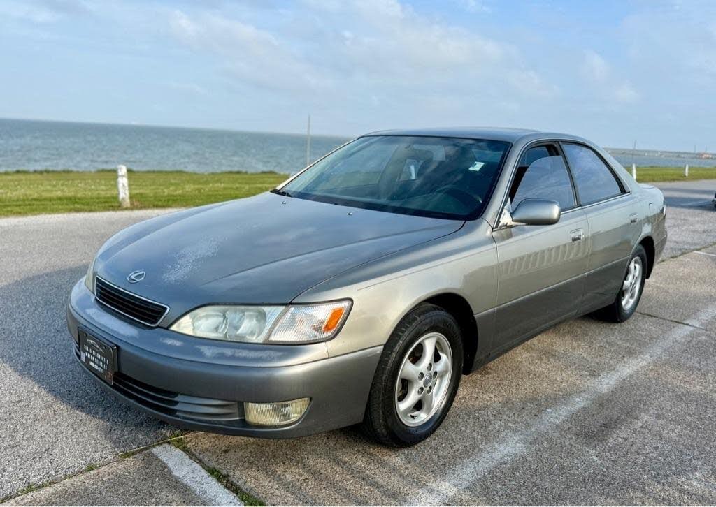 1998 Lexus ES 300 FWD