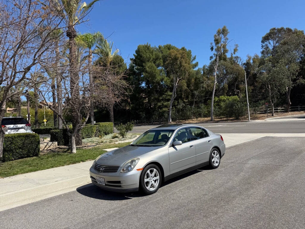 2003 INFINITI G35 Sedan RWD with Leather