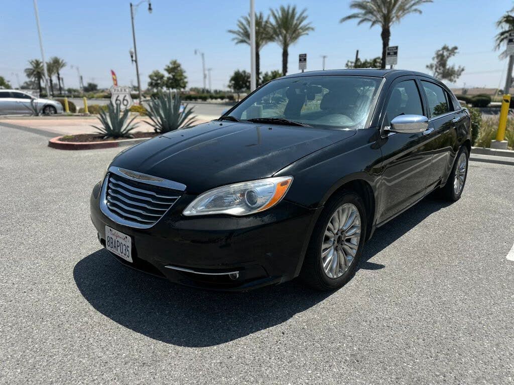 2011 Chrysler 200 Limited Sedan FWD