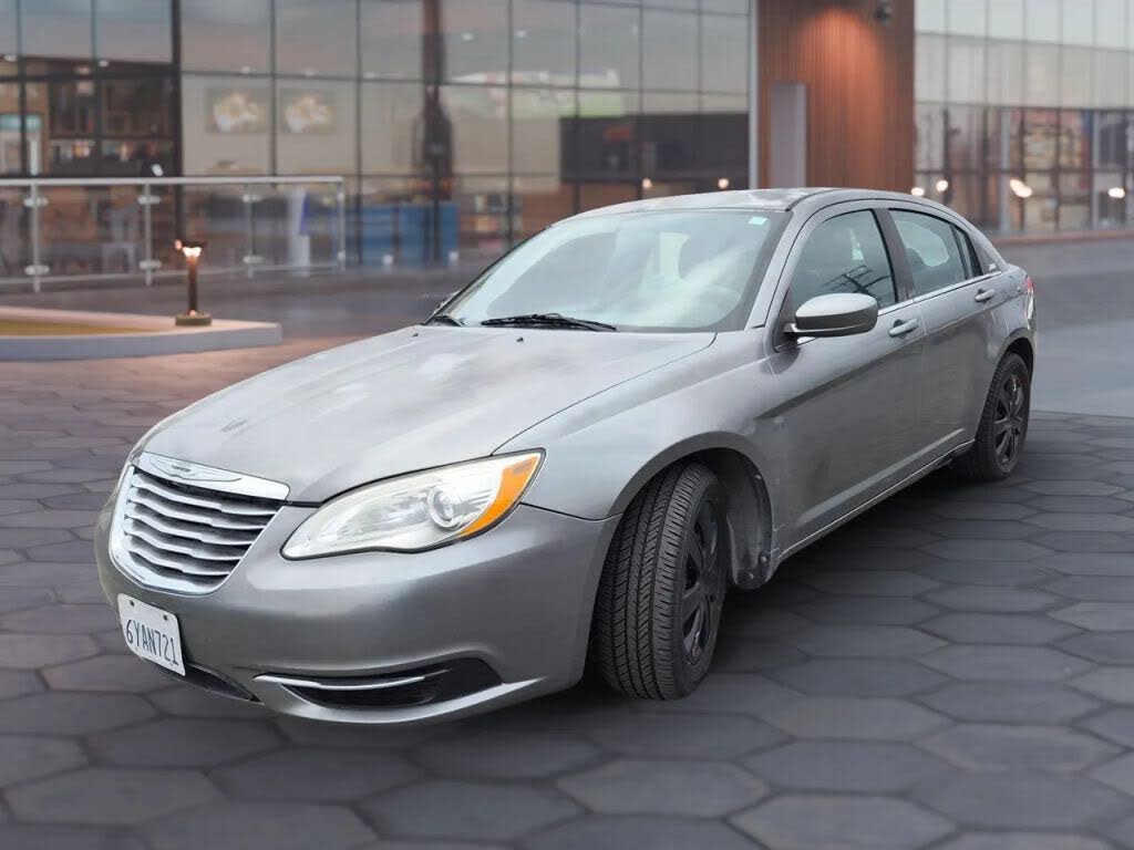 2013 Chrysler 200 LX Sedan FWD