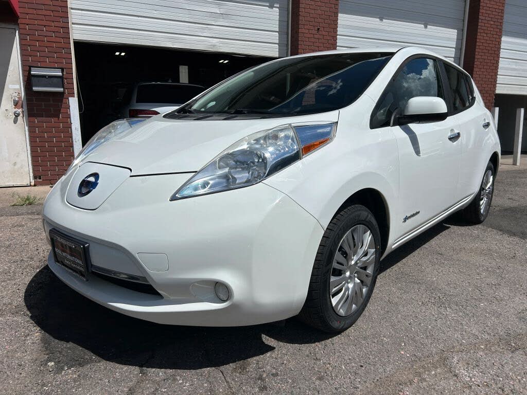 2015 Nissan LEAF S