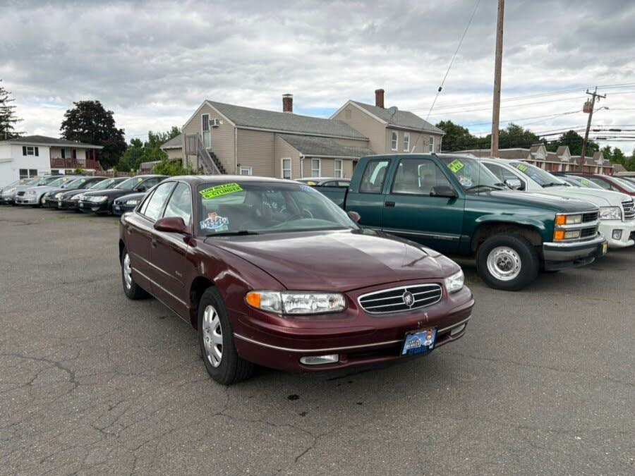 1999 Buick Regal LS Sedan FWD