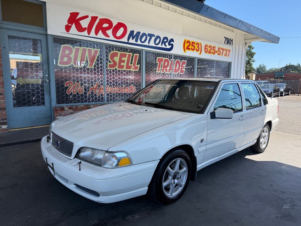 2000 Volvo S70 Sedan