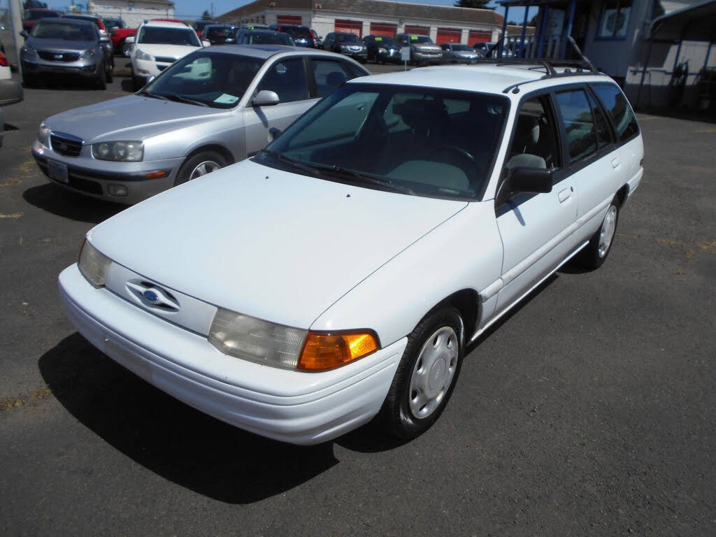 1994 Ford Escort 4 Dr LX Wagon