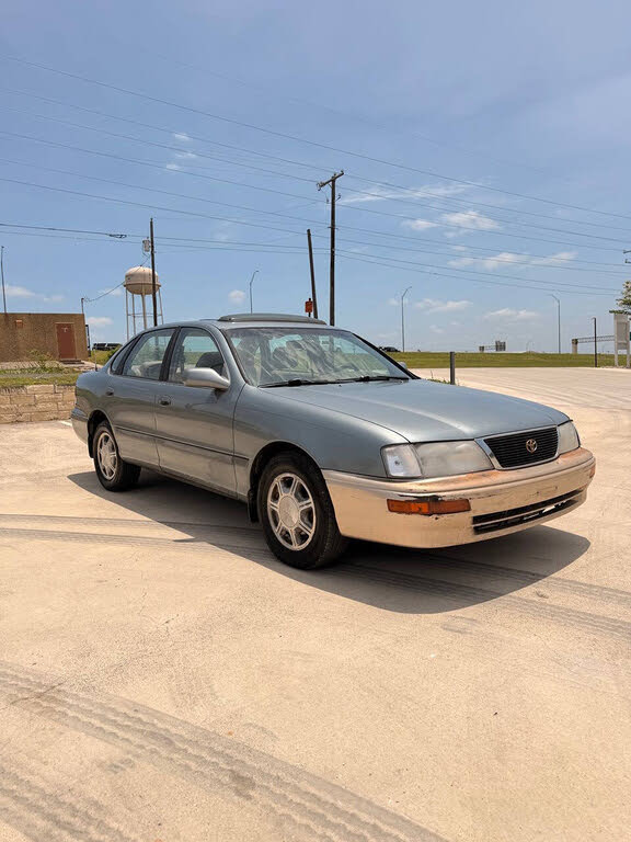 1996 Toyota Avalon 4 Dr XL Sedan