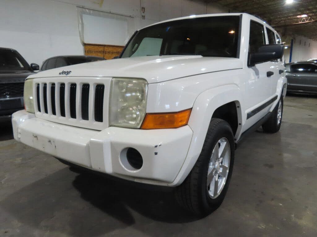 2006 Jeep Commander Base 4WD