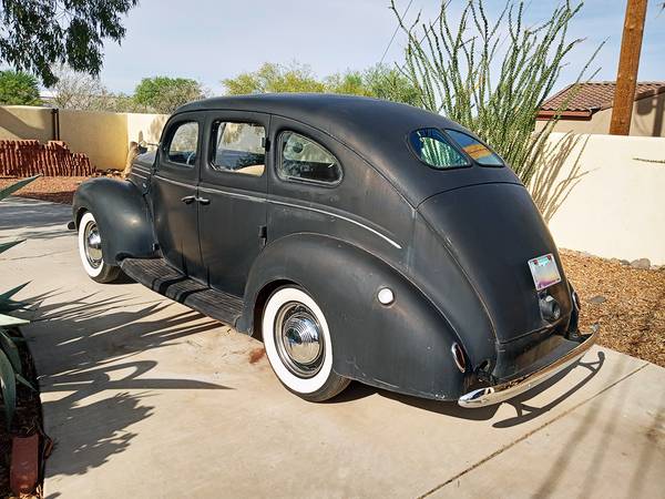 1939 Ford 4dr Deluxe