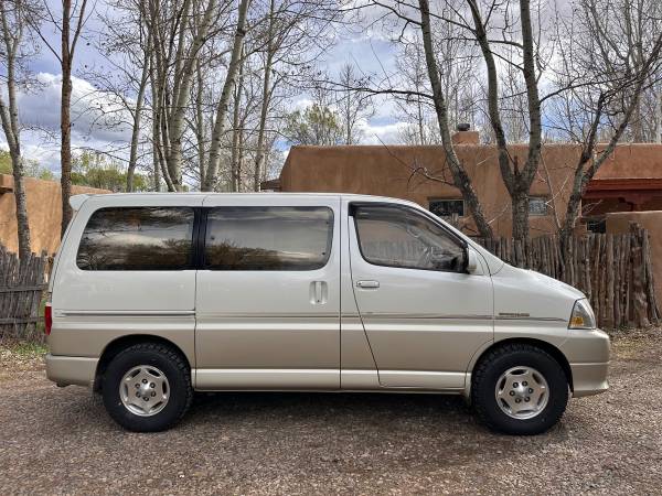 2000 Toyota Grand Hiace TurboDiesel 4WD Van