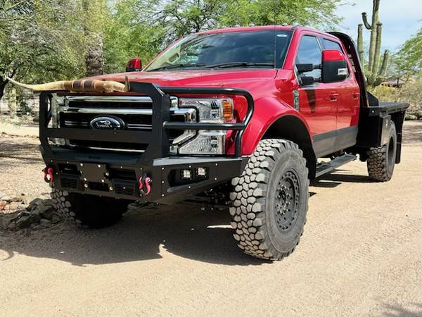 2022 Ford F550 4X4 XLT Lariat