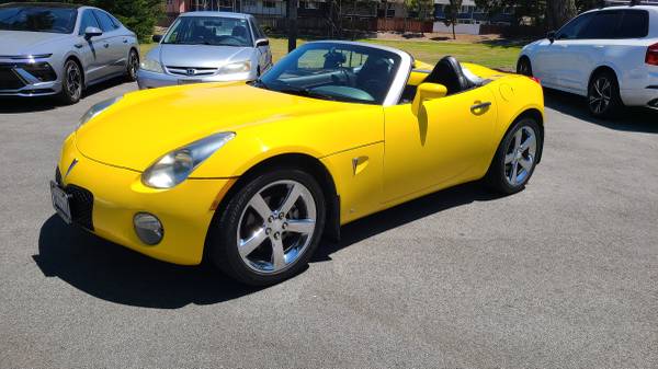 2007 Pontiac Solstice Yellow Convertible