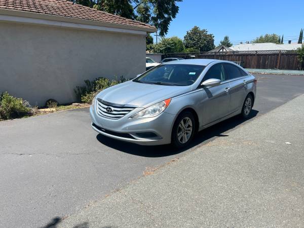 Hyundai Sonata GLS (low miles, smogged!! )
