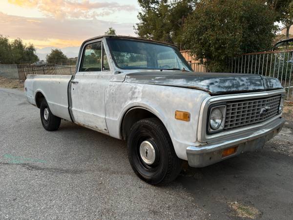 1972 Chevy C10 pickup truck long bed