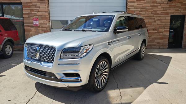 2018 Lincoln Navigator L Reserve 4X4 - 1 Owner - Fully Serviced !!