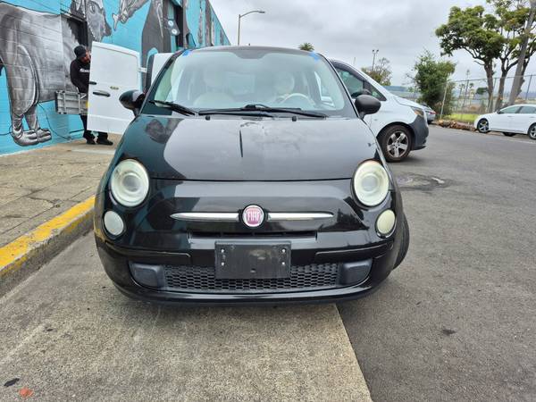 **Reliable 5 Speed Manual. 2013 Fiat 500 black color car FOR SALE**