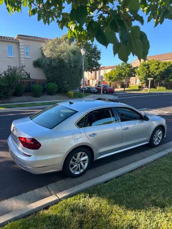 2018 Volkswagen Passat SE, LOW MILES