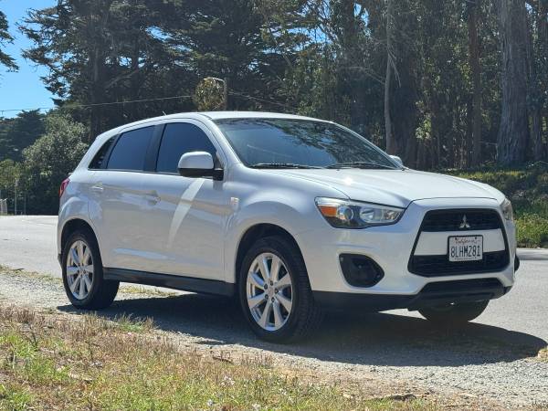 White 2014 Mitsubishi Outlander 1 driver 101K miles