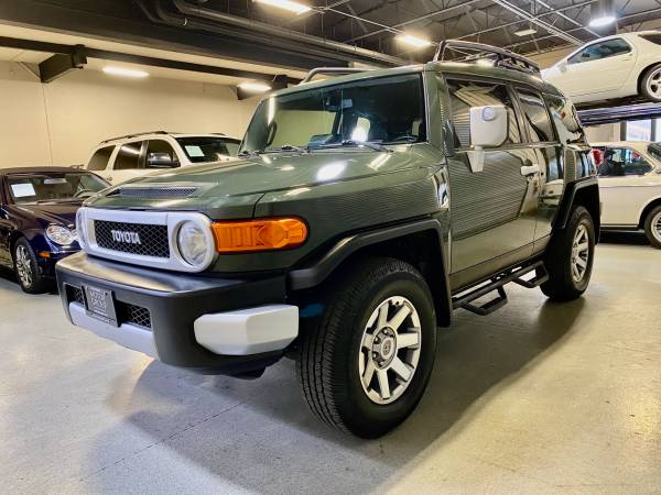 2014 Toyota FJ Cruiser 4x4 Army Green LOW Miles Collector Quality