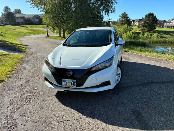 Like new 2024 Nissan Leaf S