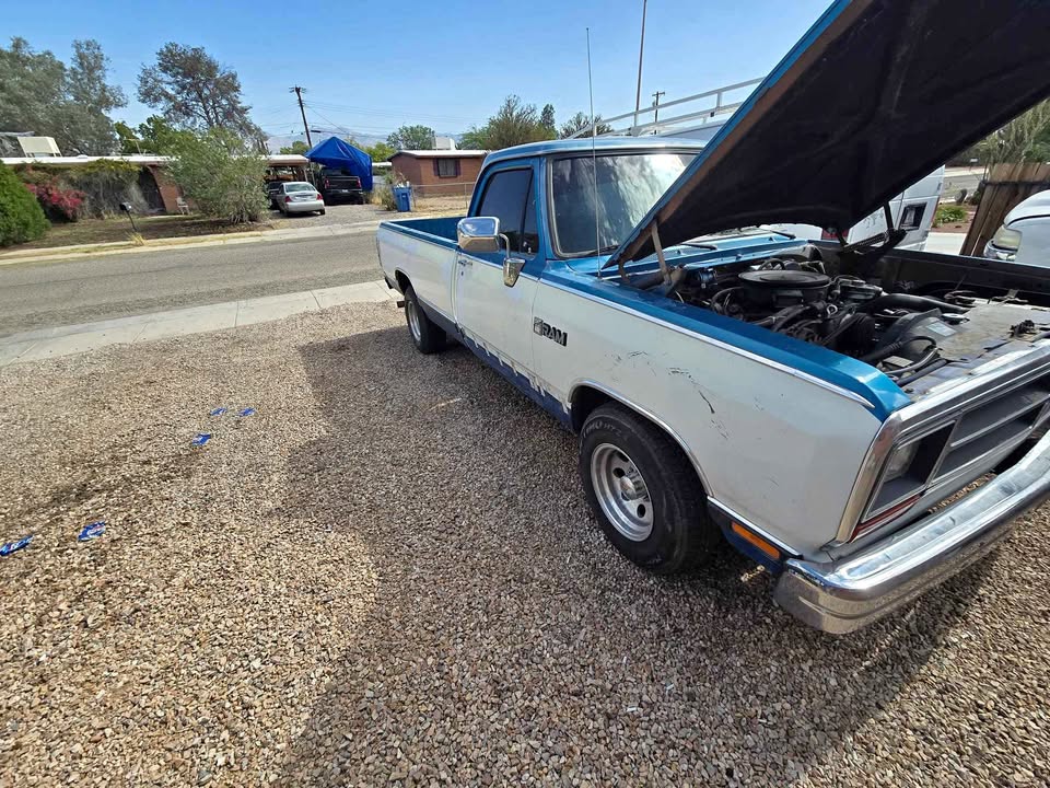 1988 Dodge D-150 · Long Bed