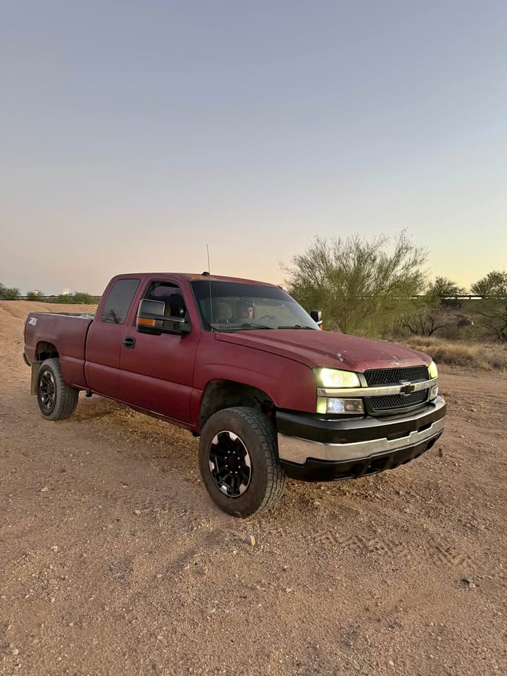 2004 Chevrolet 2500 Regular Cab · Short bed