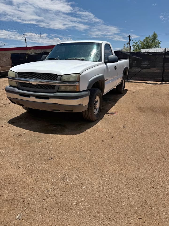 2004 Chevrolet 2500 Regular Cab · Long Bed