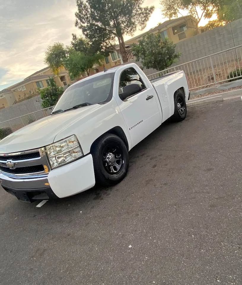 2009 Chevrolet 1500 Regular Cab · Short Bed