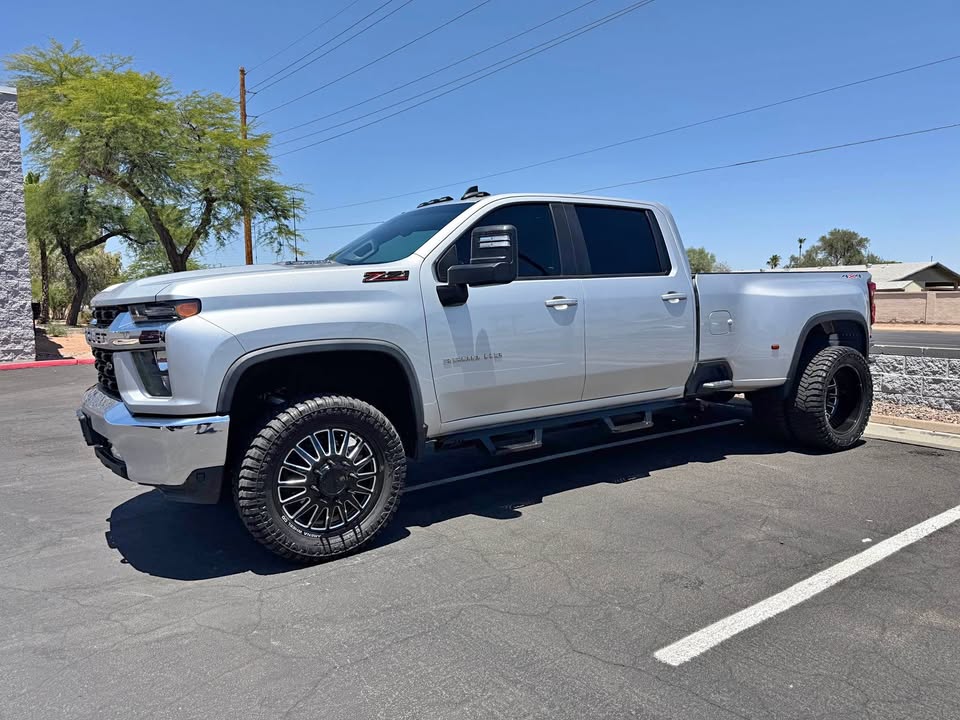 2022 Chevrolet 3500 Crew Cab · Short Bed