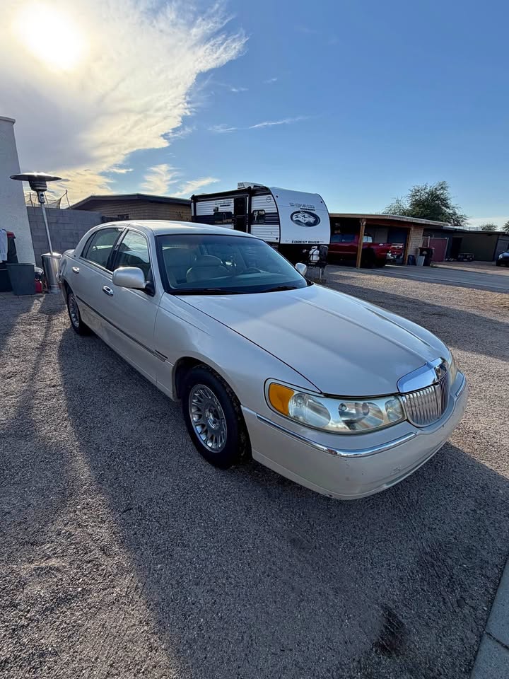 1999 Lincoln towncar Cartier
