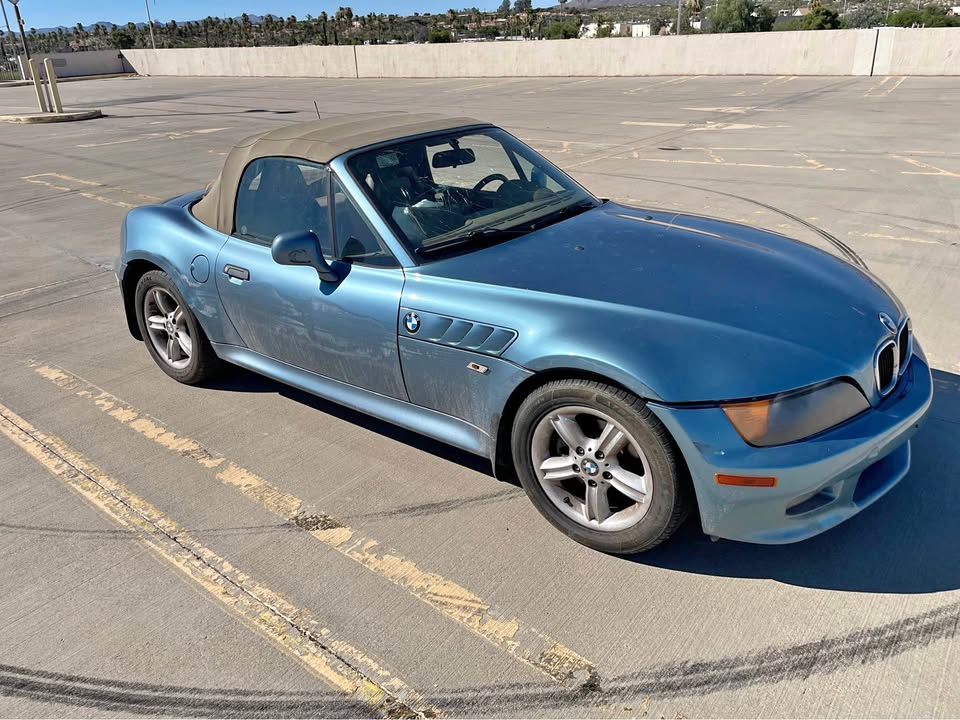 2001 BMW Z3 · 2.5i Roadster 2D