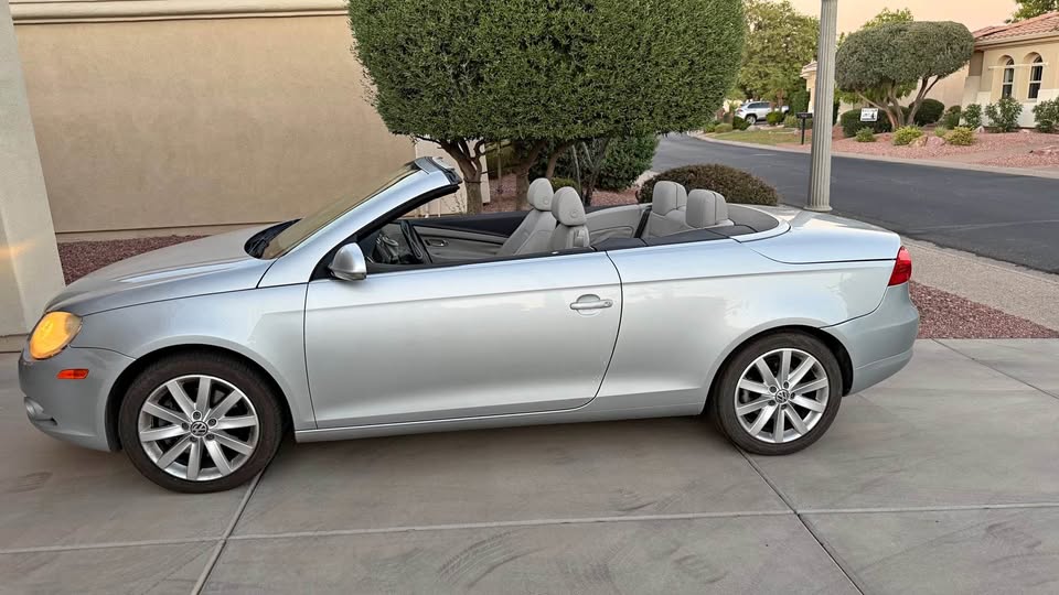 2008 Volkswagen Eos · 3.2L Hard Top Convertible 2D