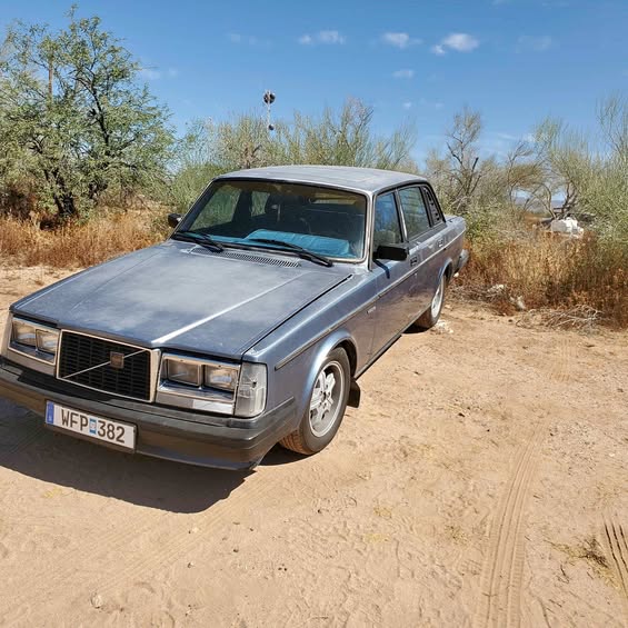 1983 Volvo 240 · Sedan 4D