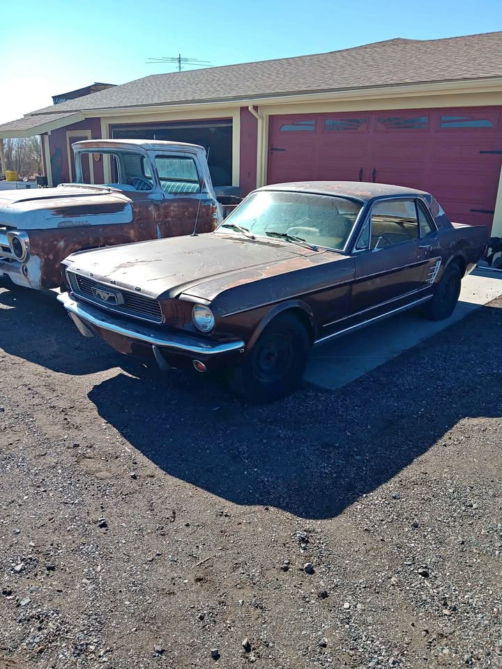 1966 Ford Mustang · Coupe 2D