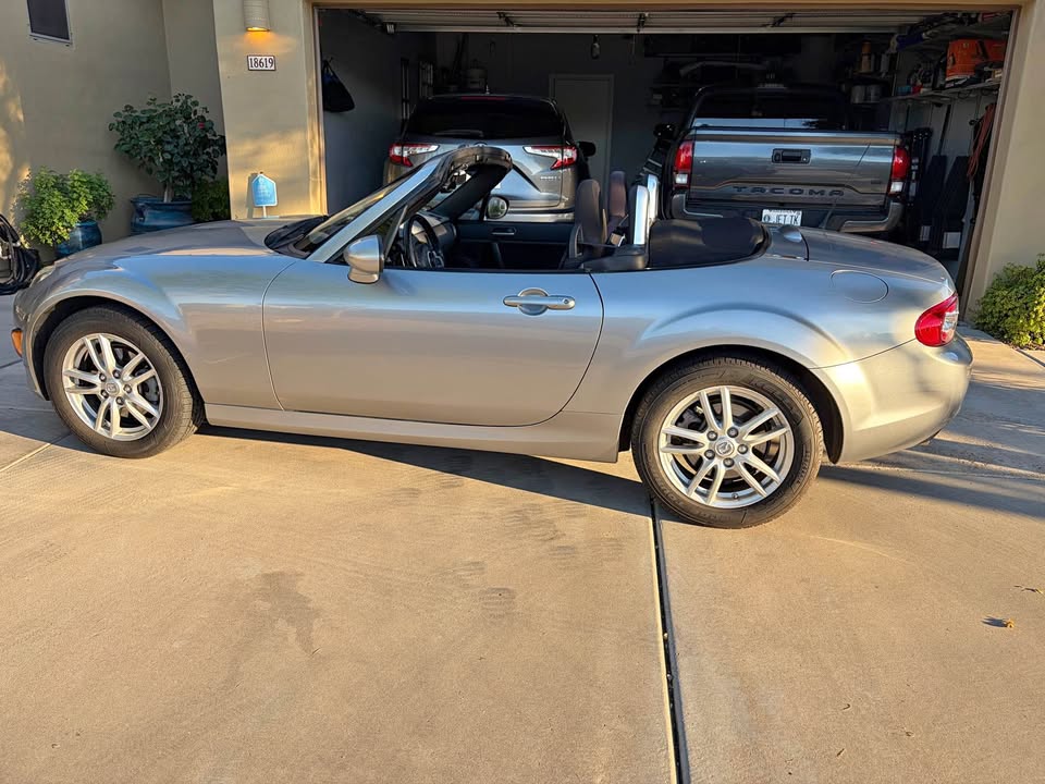 2011 Mazda MX-5 Sport Convertible 2D