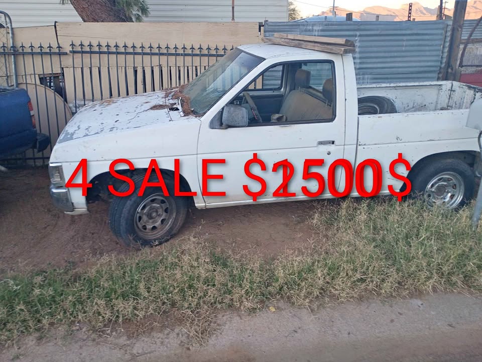 1990 Nissan Regular Cab · Short Bed