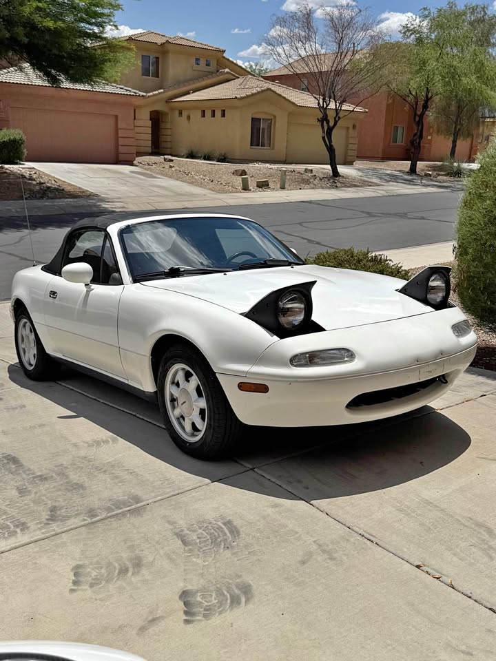 1990 Mazda MX-5 · Convertible 2D