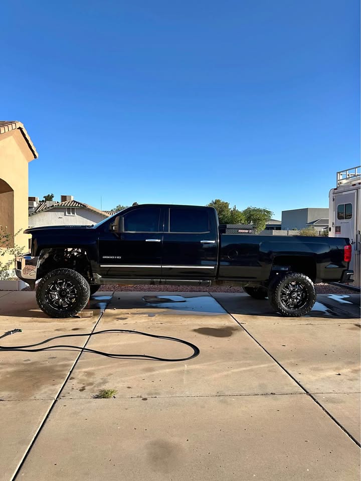 2015 Chevrolet 3500 Crew Cab · Long Bed