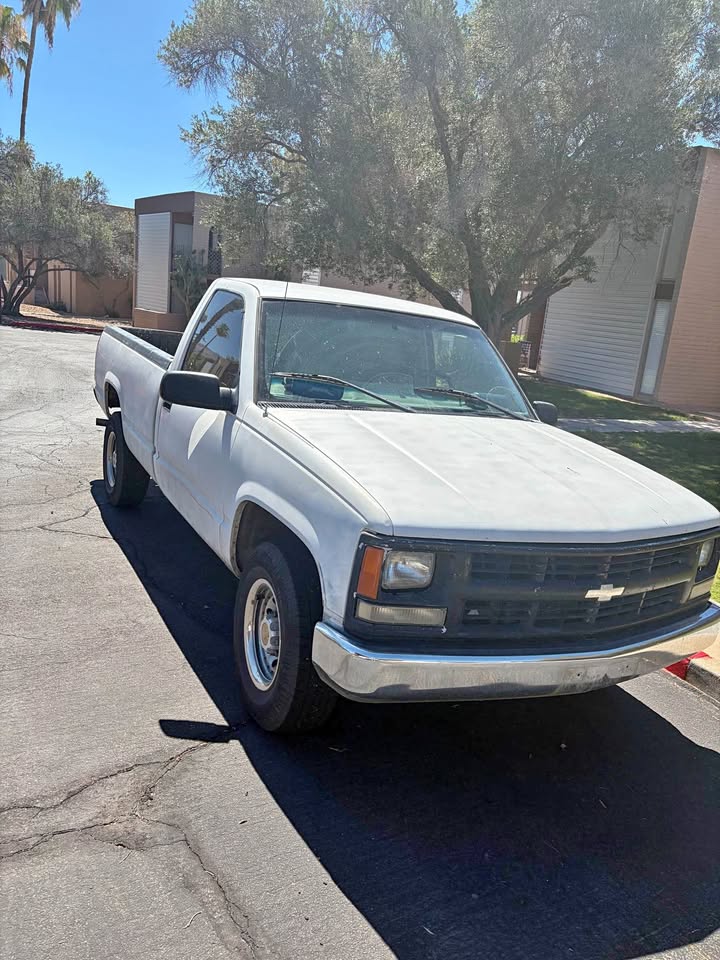 1998 Chevrolet 2500 HD Regular Cab · Long Bed
