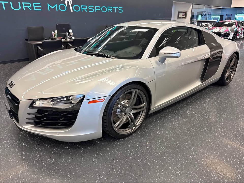 2009 Audi R8 · V8 Coupe 2D