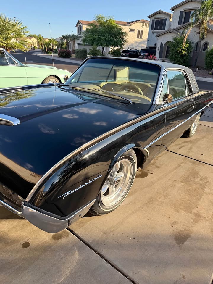 1962 Ford Thunderbird really good running and a lot of new parts electric windows