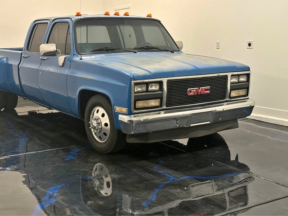 1989 GMC 3500 Crew Cab · Long Bed
