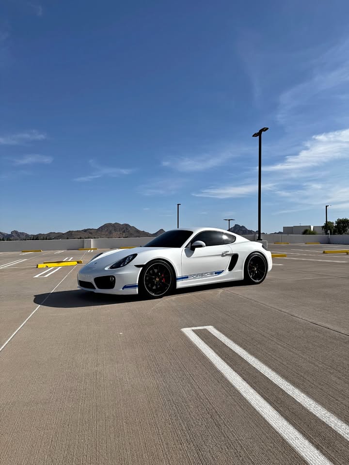 2015 Porsche cayman s - 6 speed manual