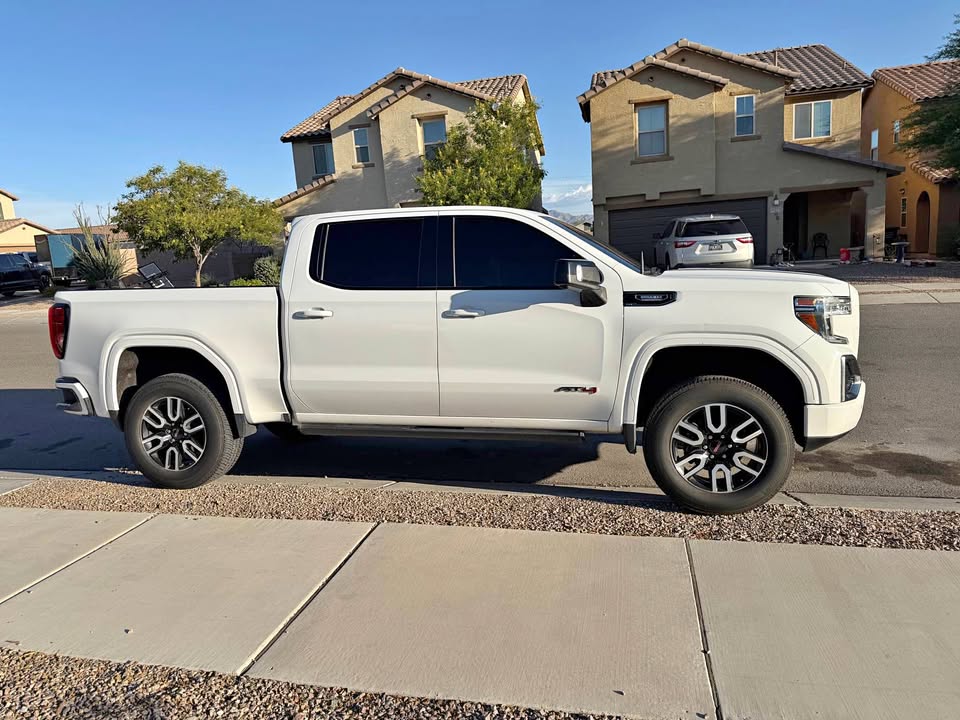 2021 GMC Sierra 1500 Crew Cab · AT4 Pickup 4D 5 3/4 ft