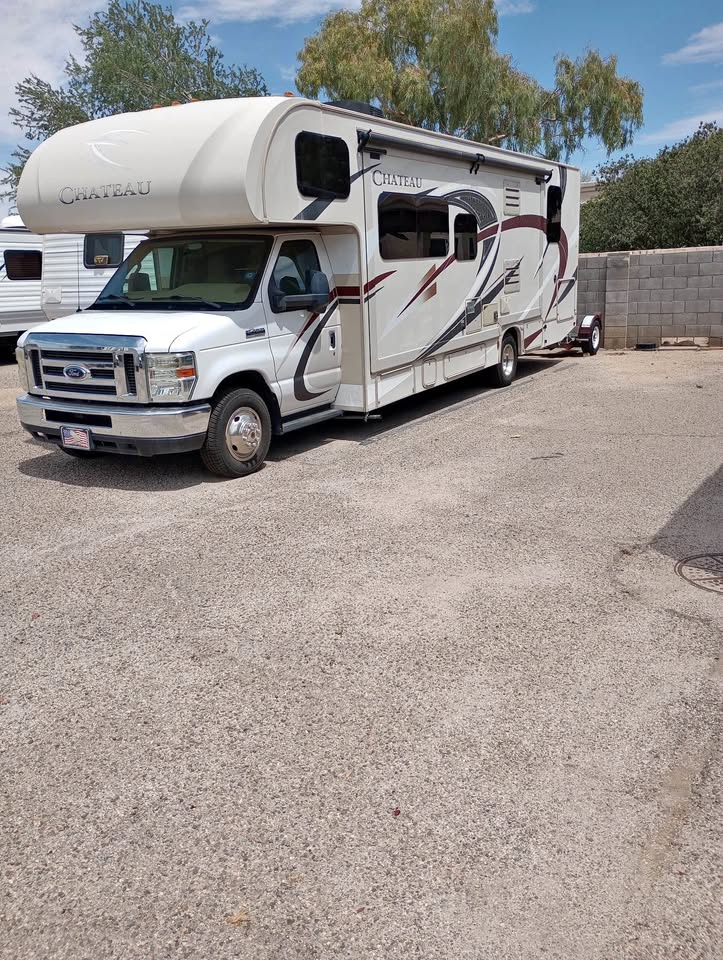 Ford Chateau RV