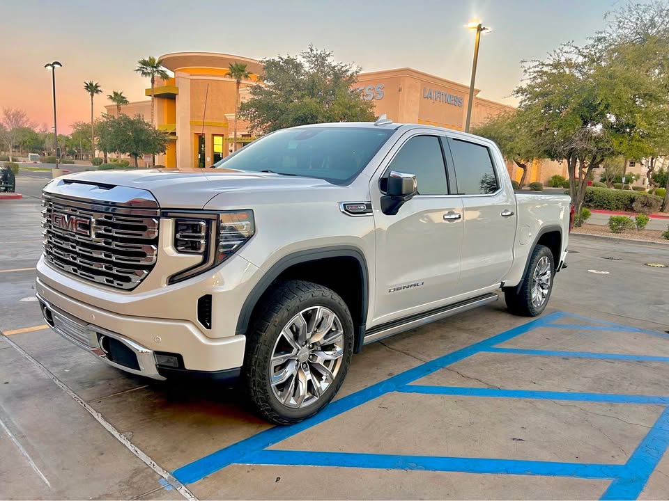 2022 GMC Sierra 1500 Crew Cab · Denali Pickup 4D 5 3/4 ft