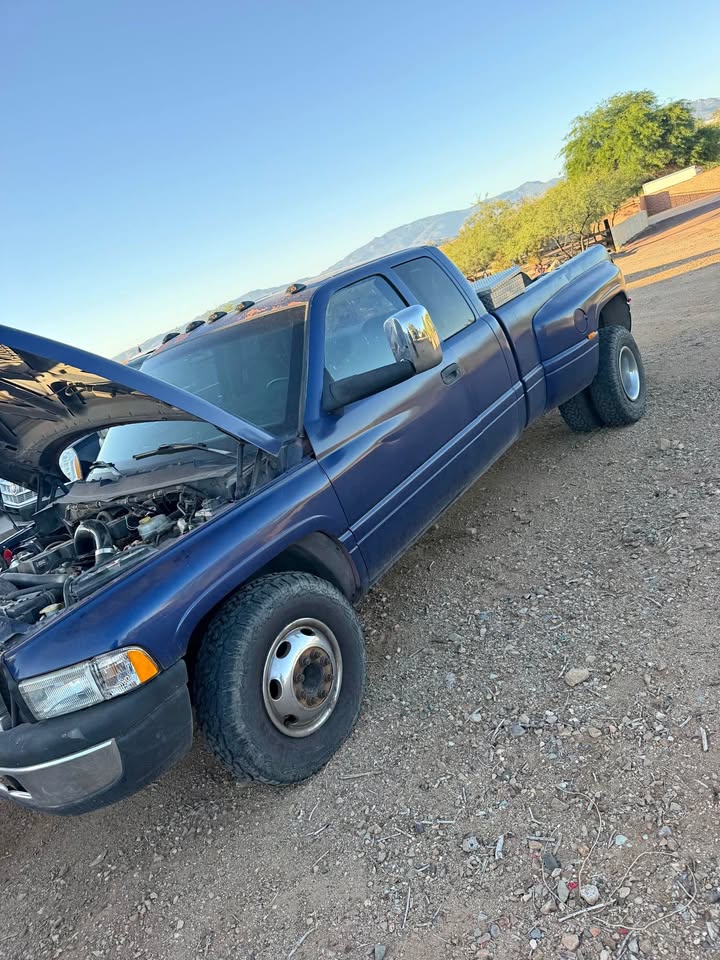 2001 Dodge D350 Regular Cab · Long Bed