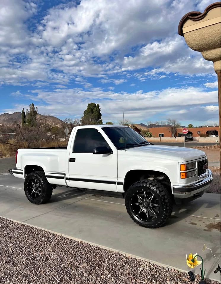 1998 GMC 1500 Regular Cab · Short Bed