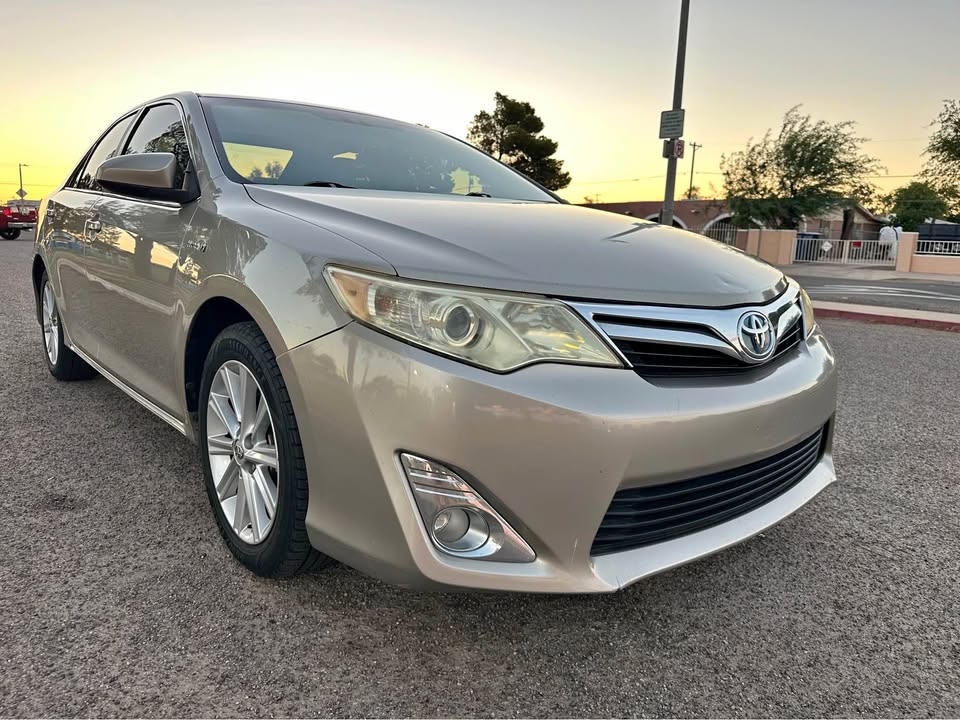 2013 Toyota Camry Hybrid · XLE Sedan 4D