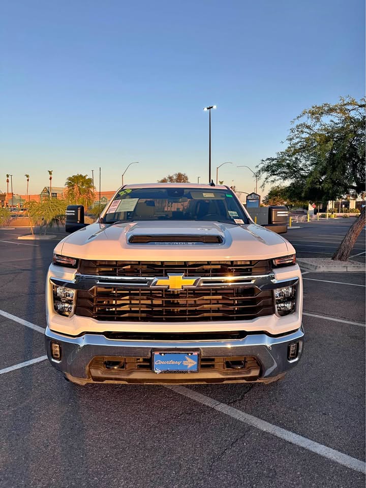 2025 Chevrolet 2500HD · Lt